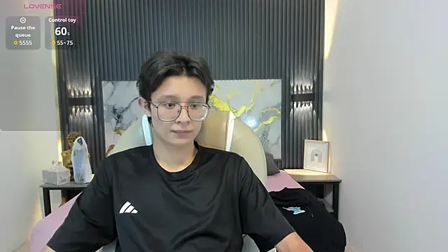 SantiagoRusso18 online show from November 16, 2:03 am