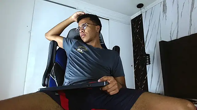 aston xvera online show from November 13, 3:33 am