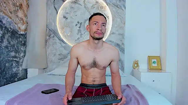 TyagoRoberts online show from November 3, 1:46 pm