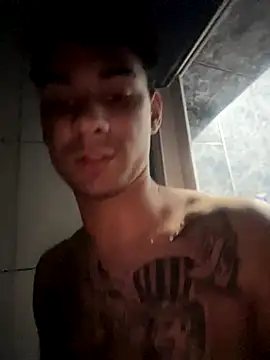 Snapshot of condenovin chatting on October 6, 10:03 pm condenovin online show from October 6, 10:03 pm