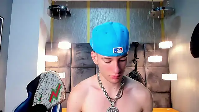 HunterHeat  online show from March 13, 12:13 pm