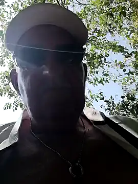 Oldmenhot66 online show from August 4, 12:54 pm