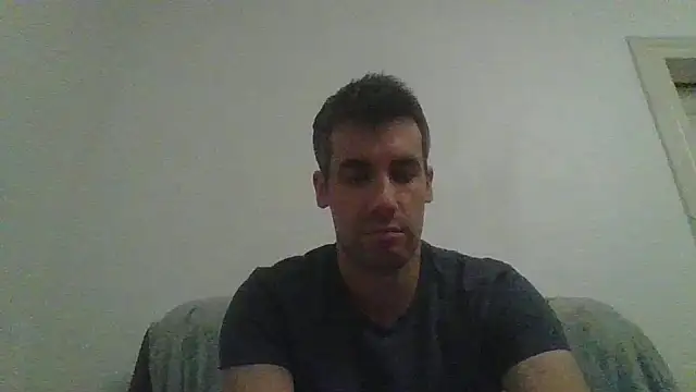 JulioIsHere4you online show from November 9, 8:24 pm