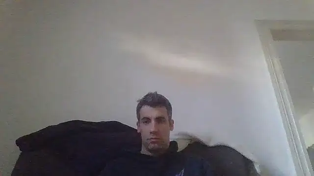 JulioIsHere4you online show from March 19, 8:28 am