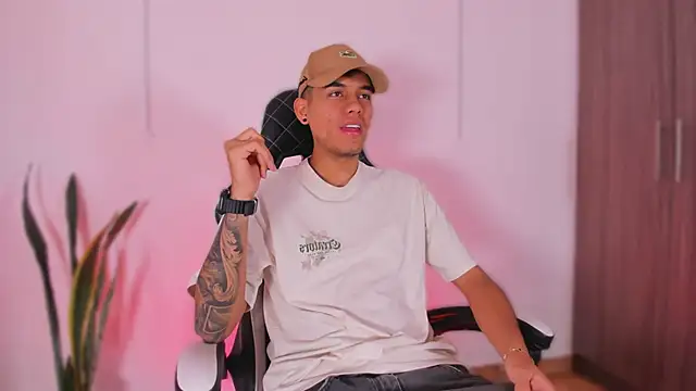 Nickyblazze  online show from October 23, 12:52 pm