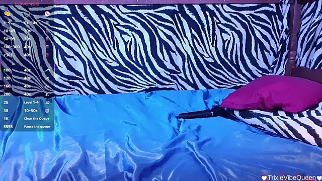 TrixieVibeQueen online show from July 26, 2:41 am