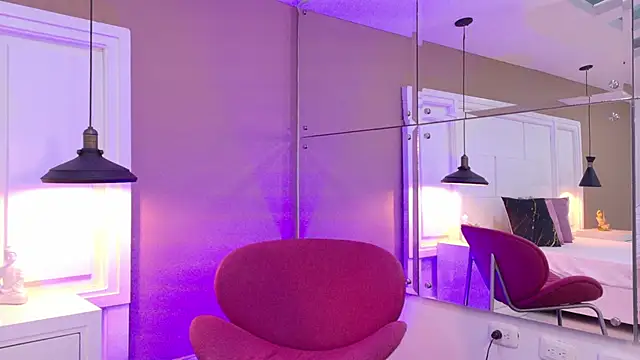 AAronBaker  online show from April 13, 7:25 pm