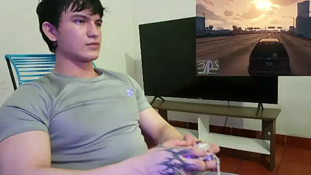 ErickWalton online show from December 17, 5:25 am