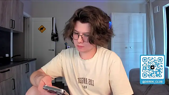 Derek Shameless online show from June 9, 12:18 pm