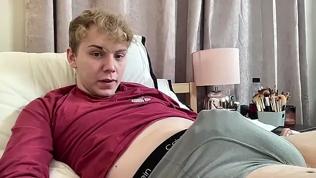 scottishtwink01 online show from September 14, 12:01 am