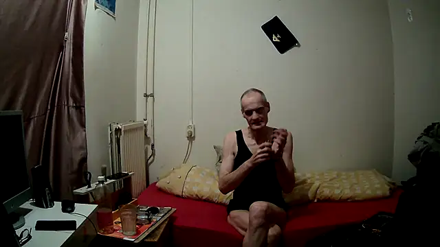 Snapshot of hobybobbi chatting on October 24, 12:13 am hobybobbi online show from October 24, 12:13 am