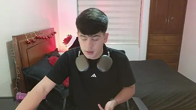 tightncuteass online show from November 19, 10:53 pm