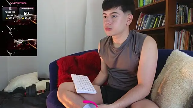 tightncuteass online show from April 17, 8:00 pm