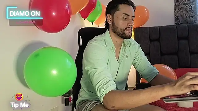 Thomas redcol online show from December 5, 5:53 pm