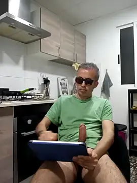 EmilioTaladdro online show from April 8, 9:12 pm