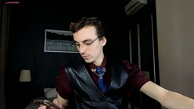 Snapshot of OLIVER__MARTINEZ chatting on October 23, 8:45 pm OLIVER MARTINEZ online show from October 23, 8:45 pm