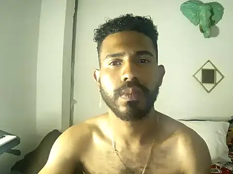 Snapshot of alberthott_66 chatting on October 15, 9:39 am alberthott 66 online show from October 15, 9:39 am