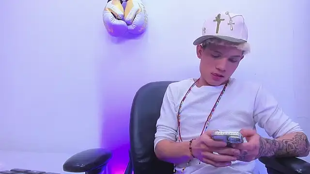 EL VENEZOLANO 22CM online show from December 5, 4:30 am