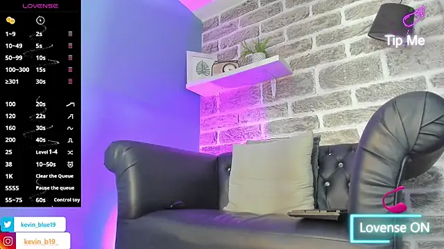 kevinn blue1 online show from December 4, 4:19 am