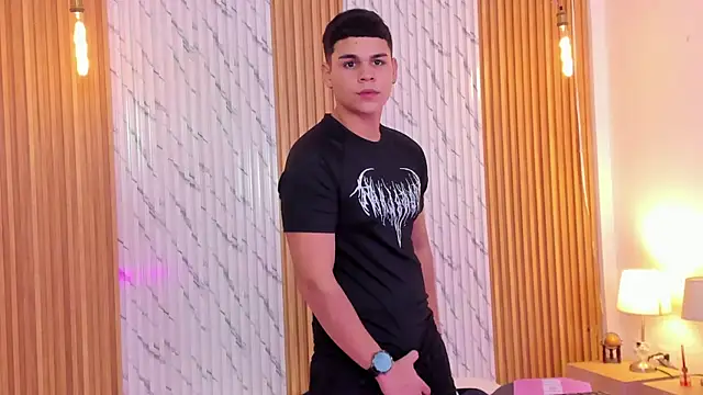 james jonnes online show from November 10, 8:25 pm