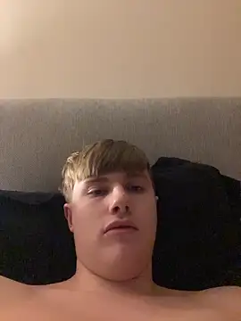 Sammyboy2211 online show from February 26, 1:51 am