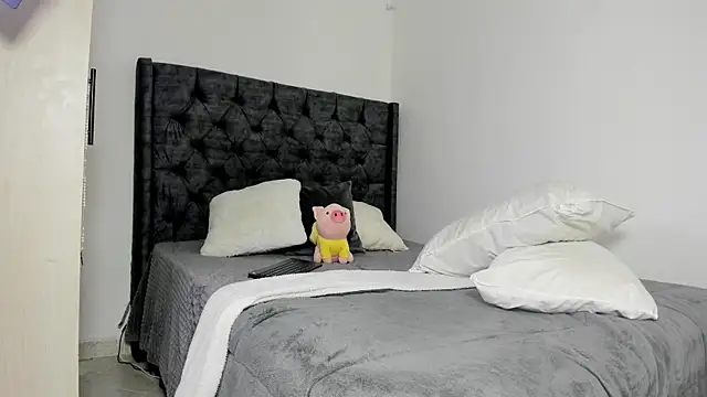 Biscuit oliva online show from January 18, 2:35 am