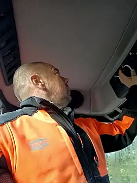 hugoboys4576 online show from October 7, 6:50 am