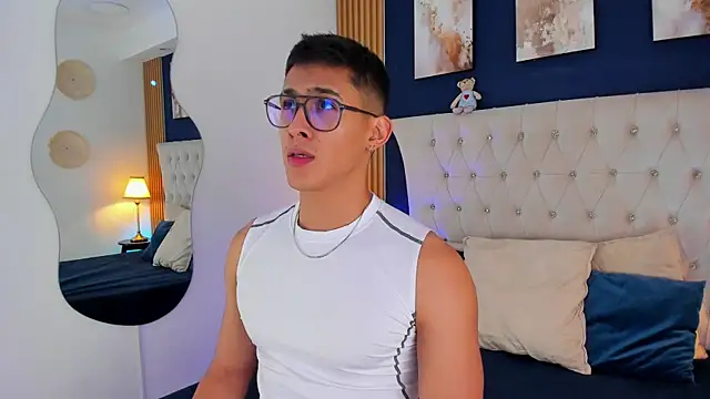 SalvadorFit online show from July 26, 9:01 pm