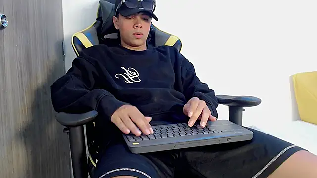 Kray x online show from September 26, 9:45 pm