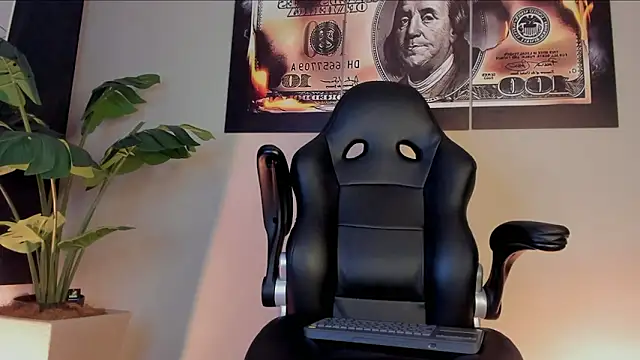 chrizmacgregor online show from March 4, 1:12 am