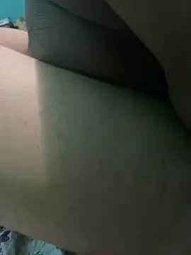 kylieputinha online show from April 6, 5:03 pm