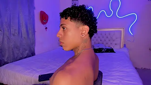 Glader31 online show from October 13, 8:04 pm