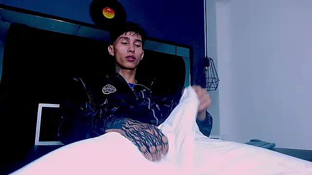 Daniel delux  online show from November 16, 1:24 pm