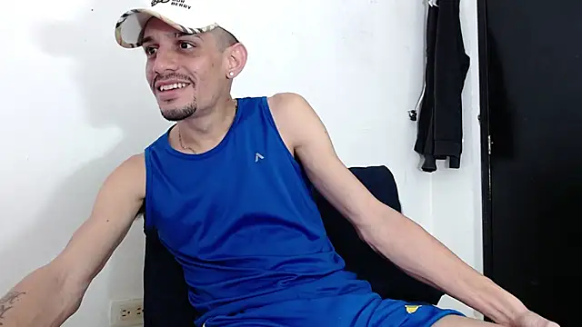 LATINO27CM online show from February 1, 12:31 am