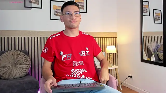 Snapshot of marcuswildx chatting on September 24, 10:08 pm marcuswildx online show from September 24, 10:08 pm