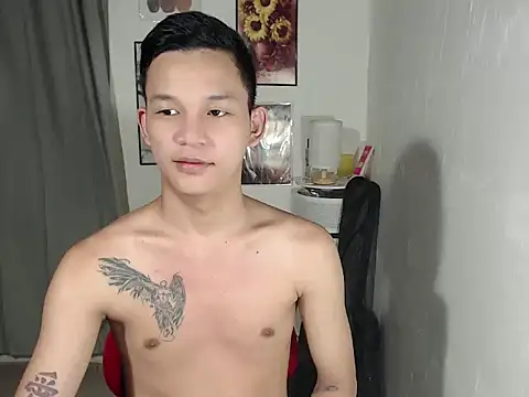 Snapshot of asianmonstercock05 chatting on October 20, 10:13 pm asianmonstercock05 online show from October 20, 10:13 pm