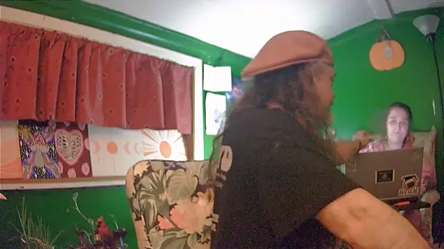 HippieDad333 online show from June 15, 4:26 am