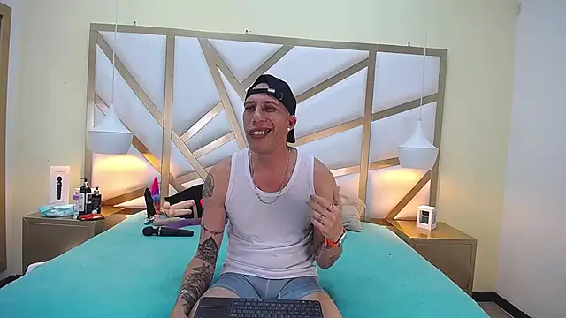 Mau Thompsons online show from September 24, 6:24 am