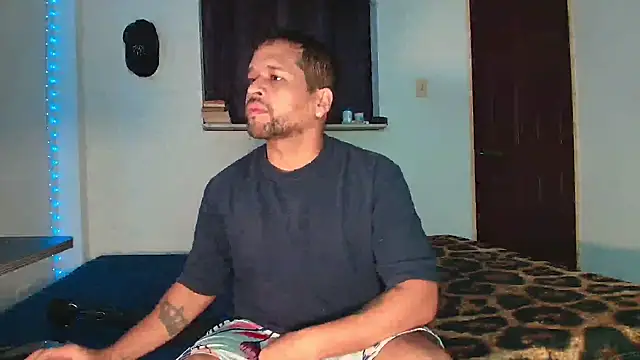 LucasGaeel online show from July 28, 7:49 am