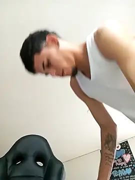 Pingasaboy20 online show from November 18, 8:45 pm