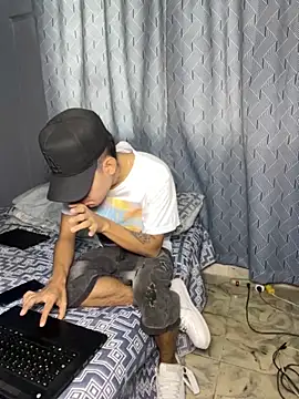 cristyan arias online show from October 2, 4:00 pm