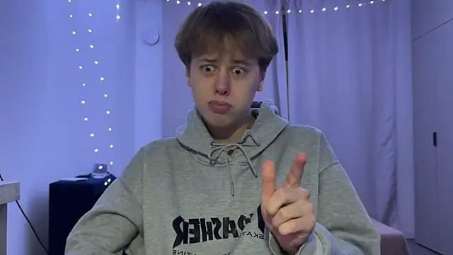  bee boy  online show from November 20, 4:17 pm