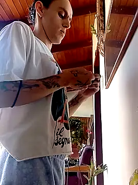 monroedelrey online show from February 17, 5:01 pm