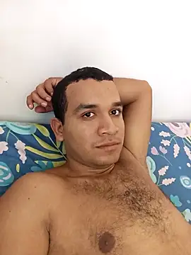 Roberto27051 online show from September 30, 4:43 pm