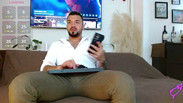 mathewv  online show from November 13, 3:44 am