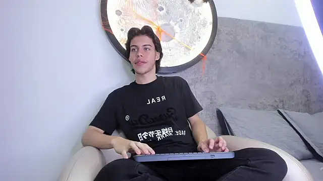Snapshot of Lucian_grey chatting on October 11, 3:43 am Lucian grey online show from October 11, 3:43 am