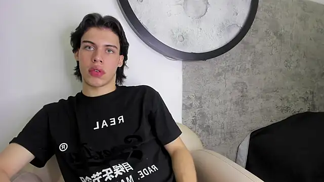 Snapshot of Lucian_grey chatting on October 4, 3:44 am Lucian grey online show from October 4, 3:44 am