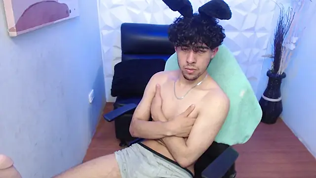 Liil boy online show from November 16, 4:03 am