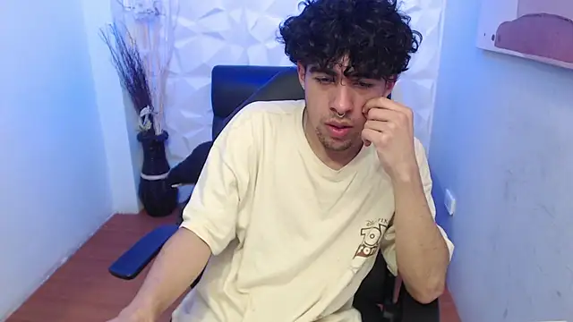 Liil boy online show from October 24, 4:03 am