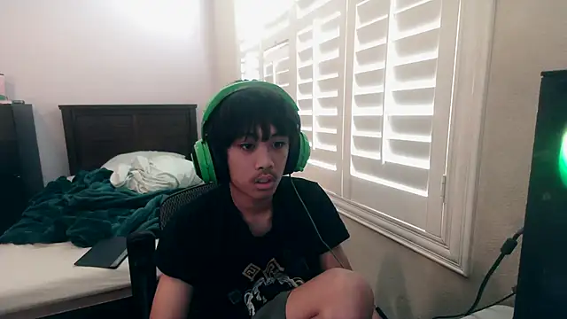 youngasianboy2007 online show from October 24, 5:25 pm